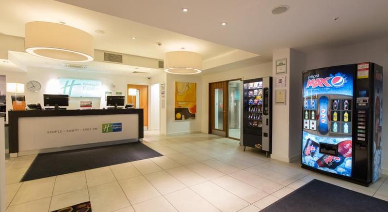 Holiday Inn Express Birmingham South A45, An Ihg Hotel Экстерьер фото